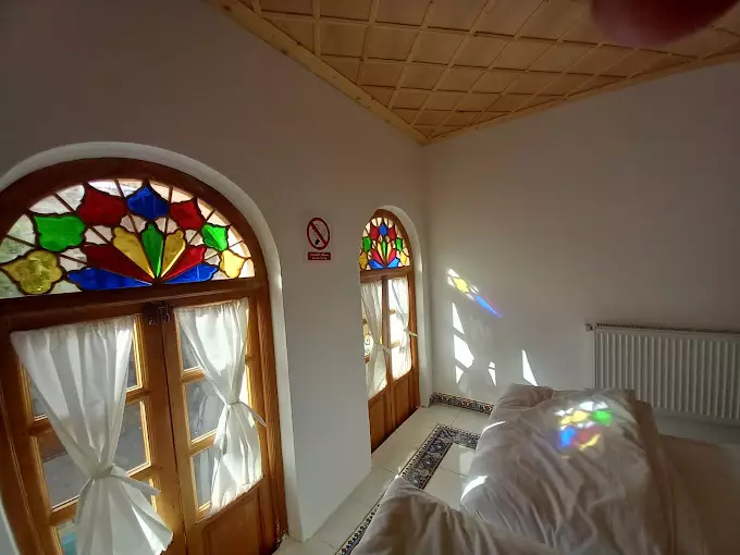 هتل هشت گنج